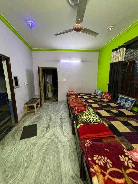 Maatu Shri Comfort Stay-Guest House 马图拉 外观 照片